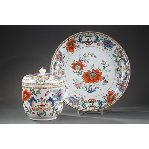 Porcelain pot with cover and dish "famille rose"